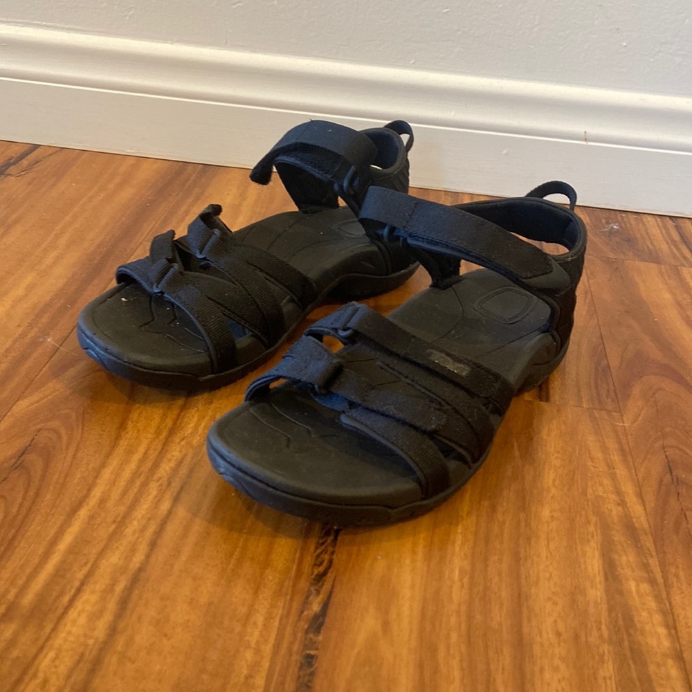 Teva Tirra sandals size 8